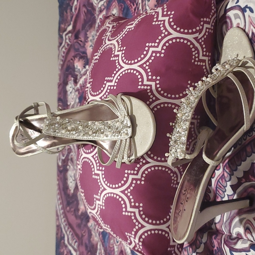 Shoes - Picture 3 of 4